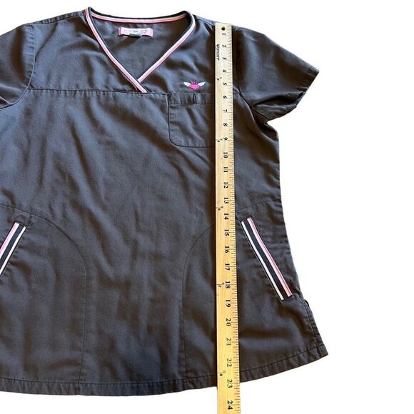 Koi Grey and Pink Scrub Top. Style 113HRT Size Small. Great Condition!! - Picture 10 of 10